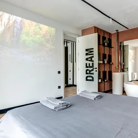 Amuse Bouche By Skabrin * Bansko